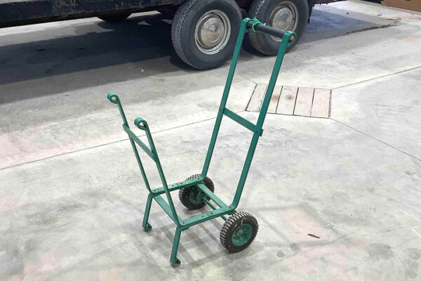3137