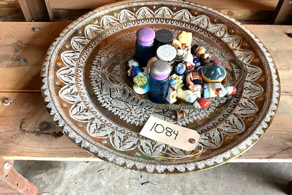 1084
