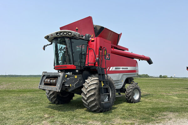 06.7 - 9520 Combine - 00003