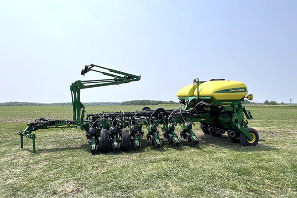 23.31 - JD 1775 Planter - 00003